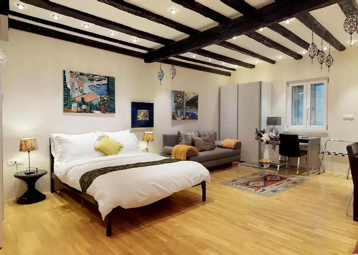 Diocletian Apartment *